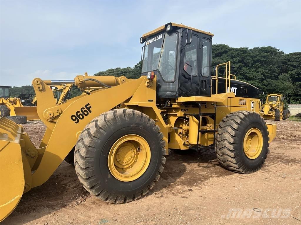 CAT 966F Chargeuse sur pneus