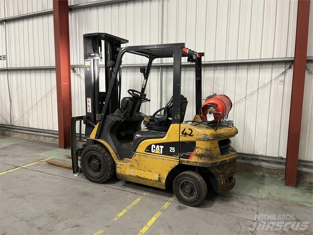 CAT GP25NT Chariots GPL