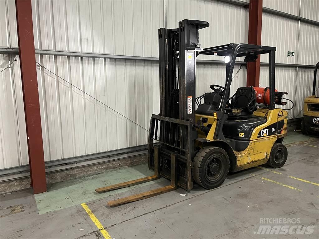 CAT GP25NT Chariots GPL