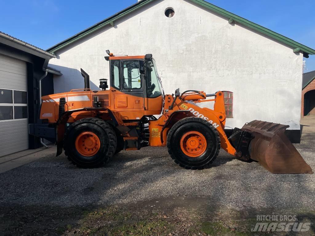 Doosan DL 250 15 Chargeuse sur pneus