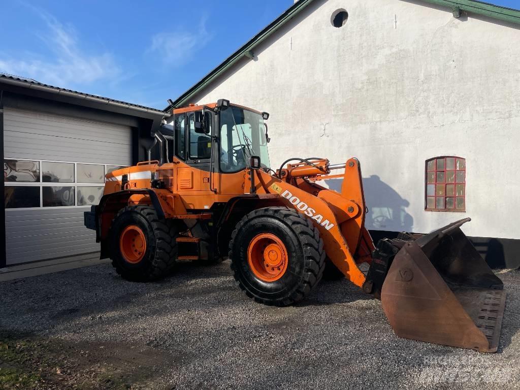 Doosan DL 250 15 Chargeuse sur pneus