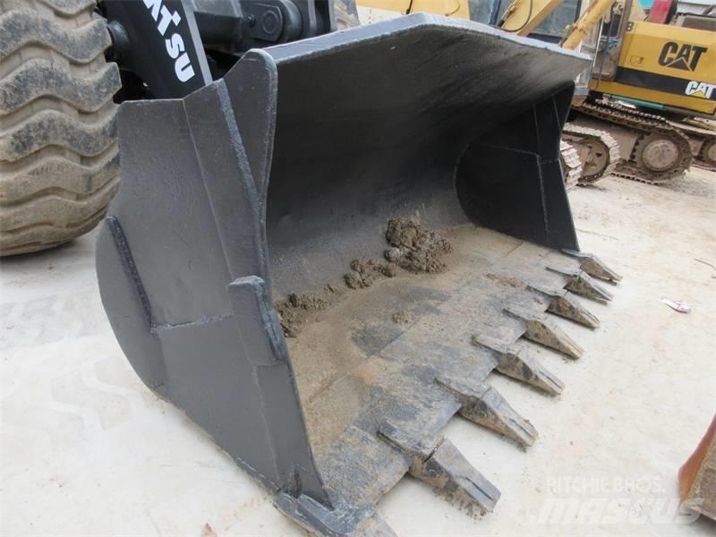 Komatsu WA 380 Chargeuse sur pneus