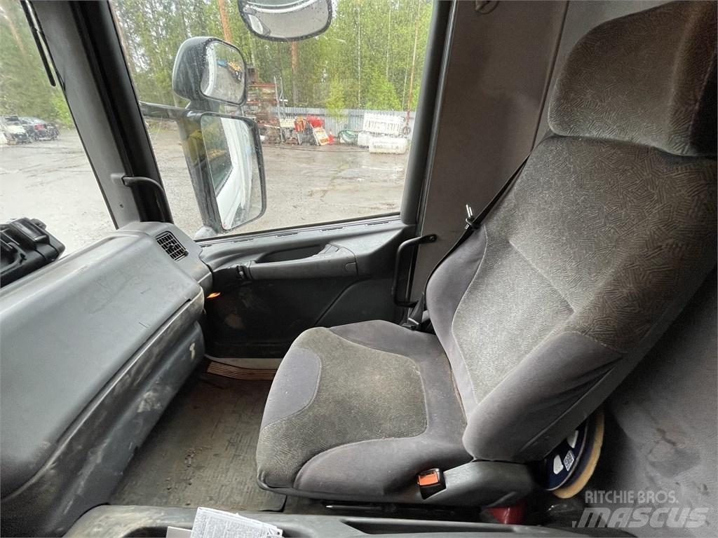 Scania 94 D 260 Camion Fourgon