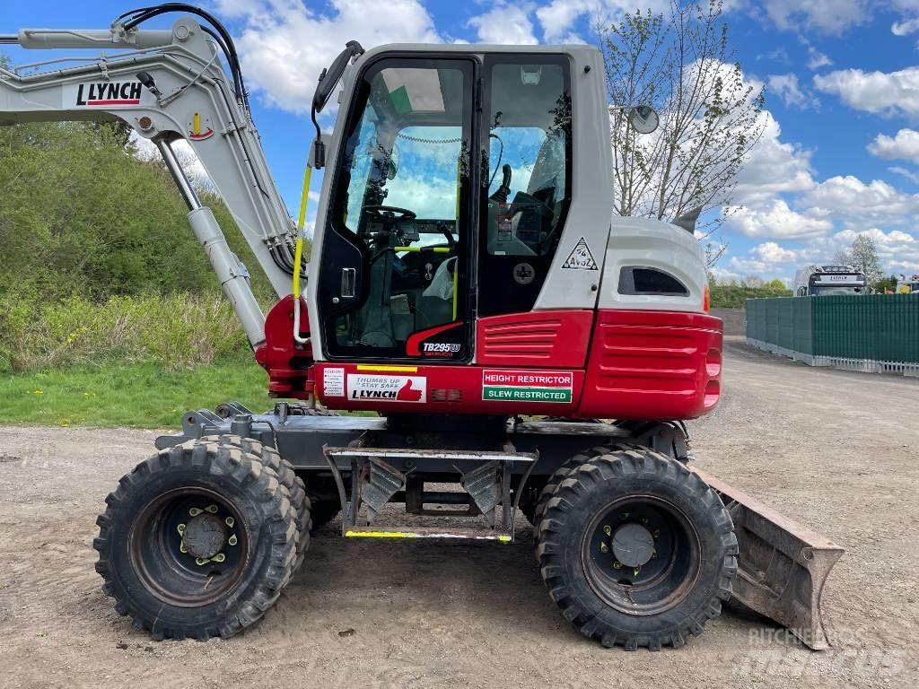 Takeuchi TB 295 W Pelle sur pneus