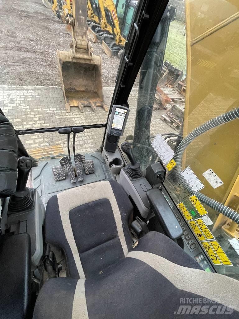 CAT 323 ELN Pelle sur chenilles