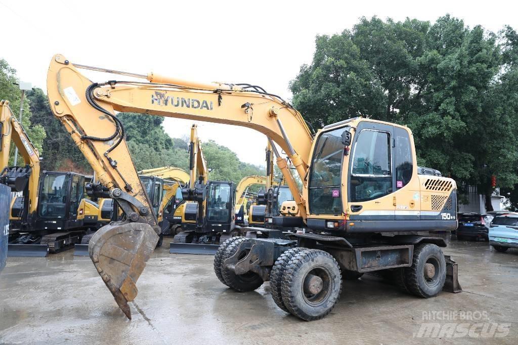 Hyundai 150W-9 Pelle sur pneus