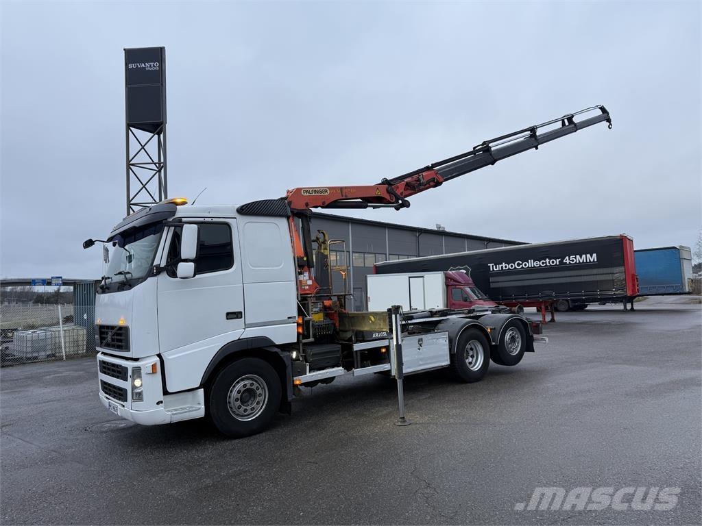 Volvo FH13 6X2 Camion plateau ridelle avec grue
