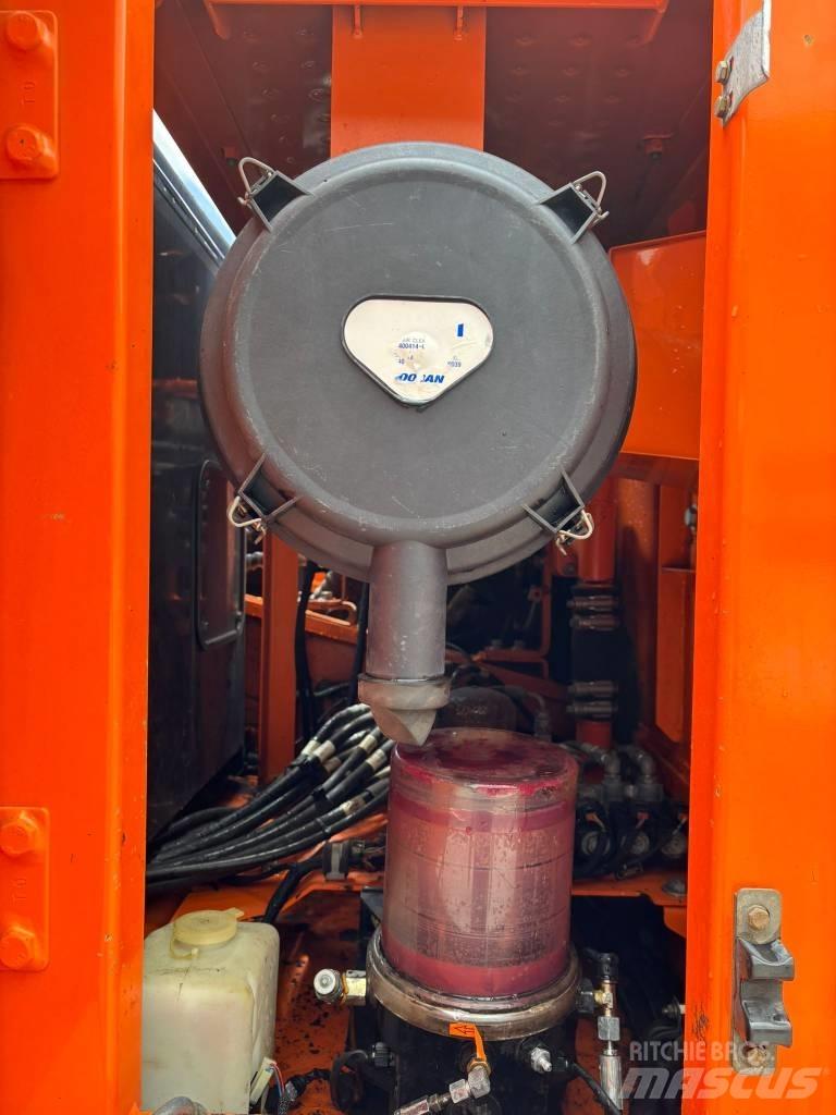 Doosan DX 225 LC-3 Pelle sur chenilles