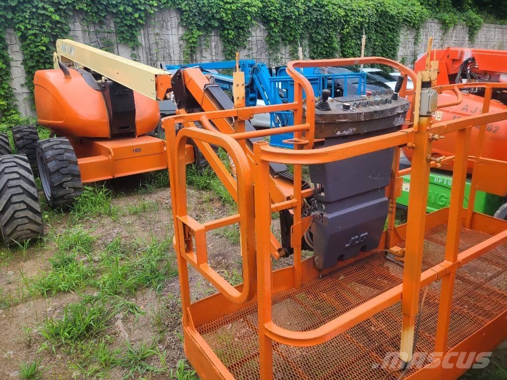 JLG 600 AJ Nacelles articulées