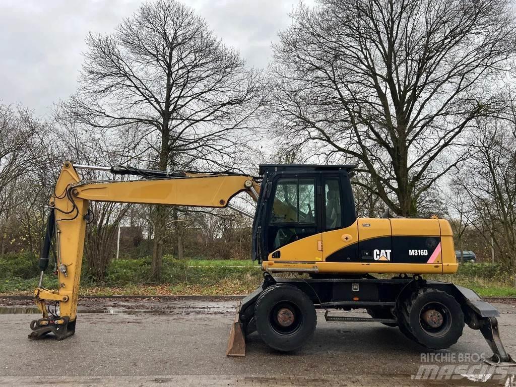 CAT M316D Pelle sur pneus
