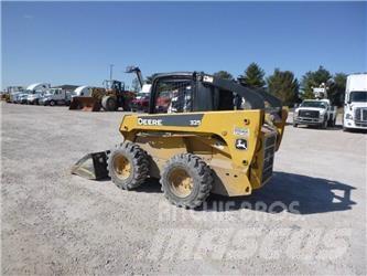 John Deere 325 Chargeuse compacte