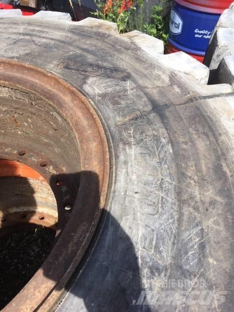 Bridgestone v Chargeuse sur pneus
