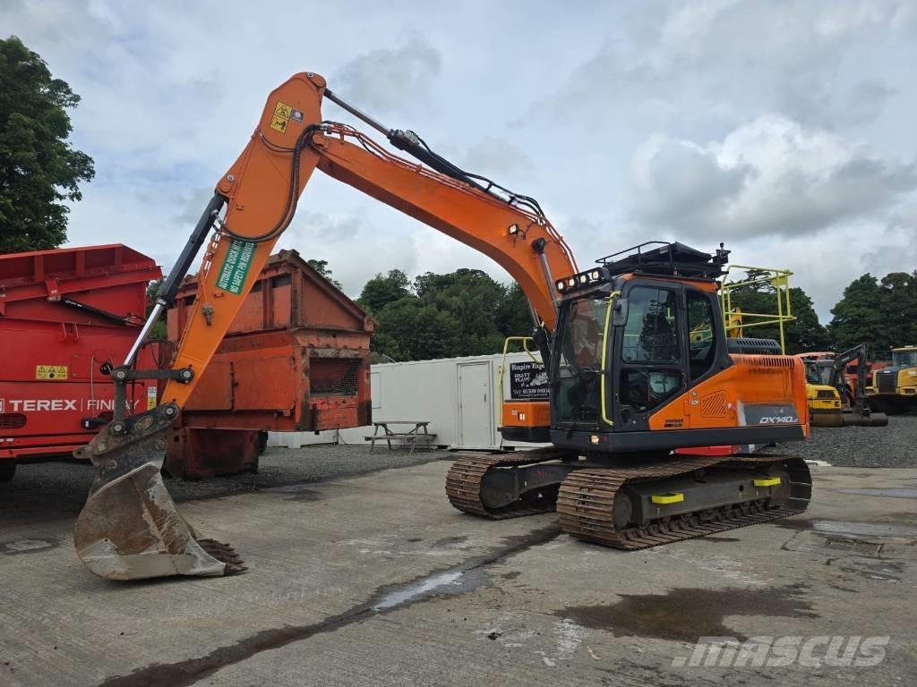 Doosan DX 140 LC Pelle sur chenilles