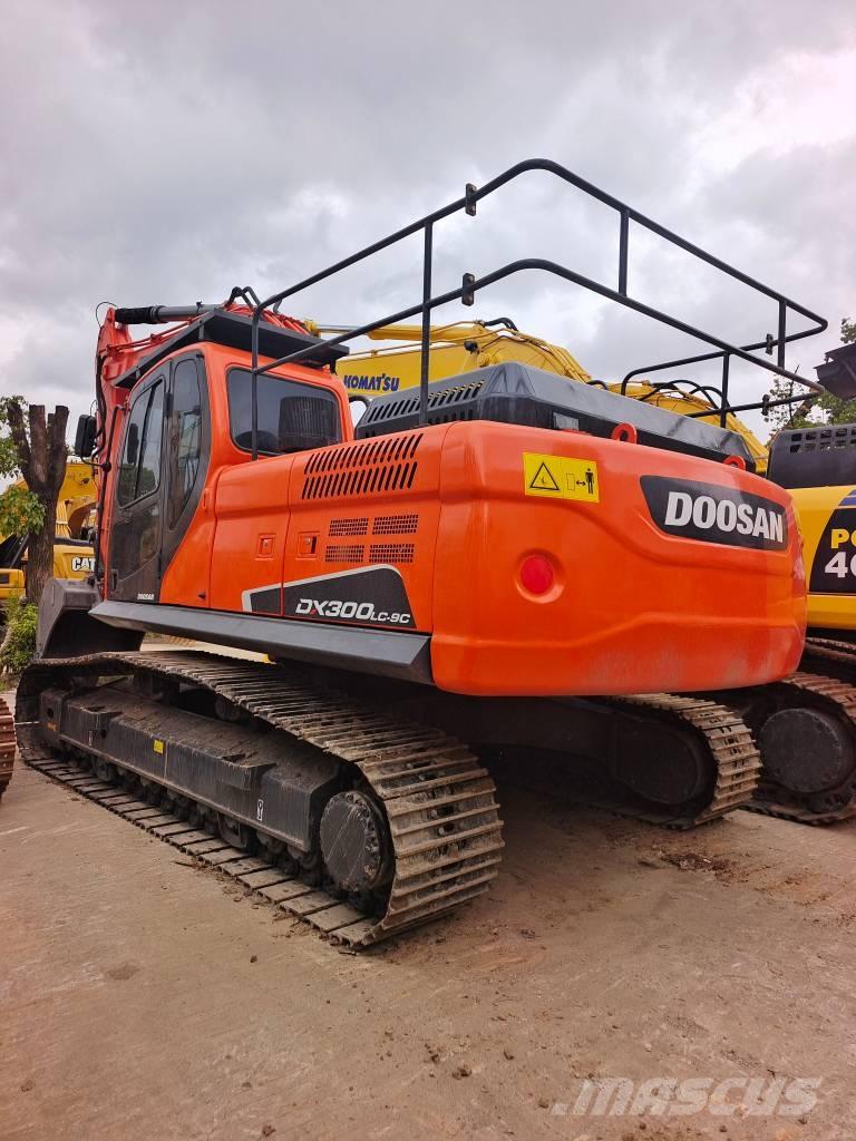 Doosan DX 300LC Pelle sur chenilles