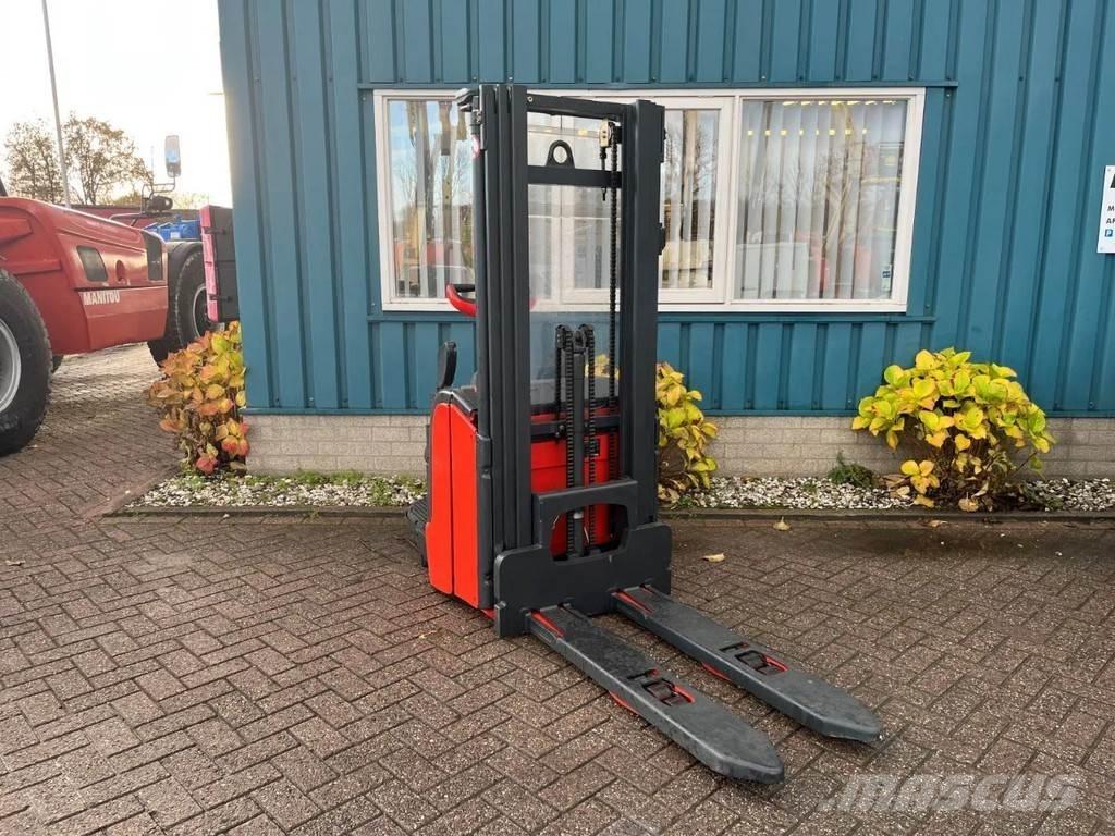 Linde L16AP Gerbeur accompagnant