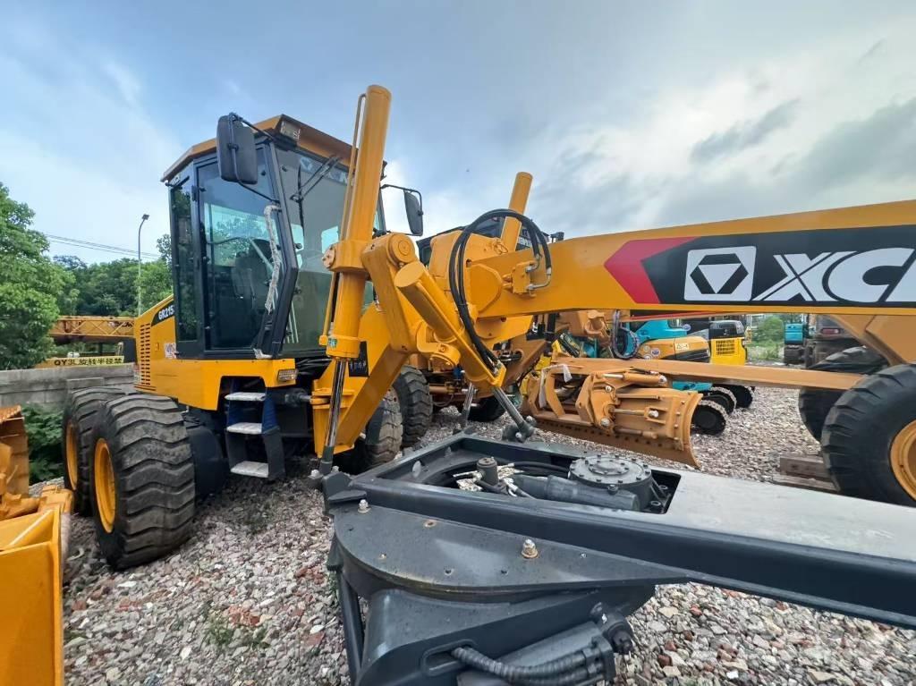 XCMG GR 2153 Niveleuse