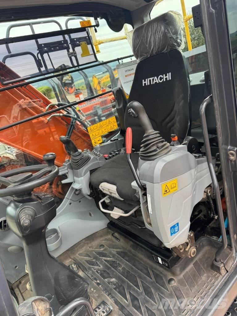 Hitachi ZW 180 Pelle sur pneus