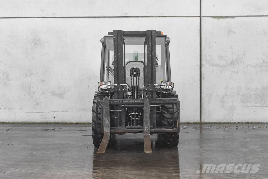 Manitou MC 30-4 D Chariots diesel