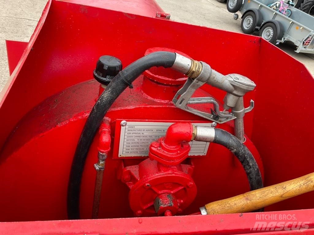  AGRITEK FUEL BOWSER Réservoirs de carburant et d'additifs