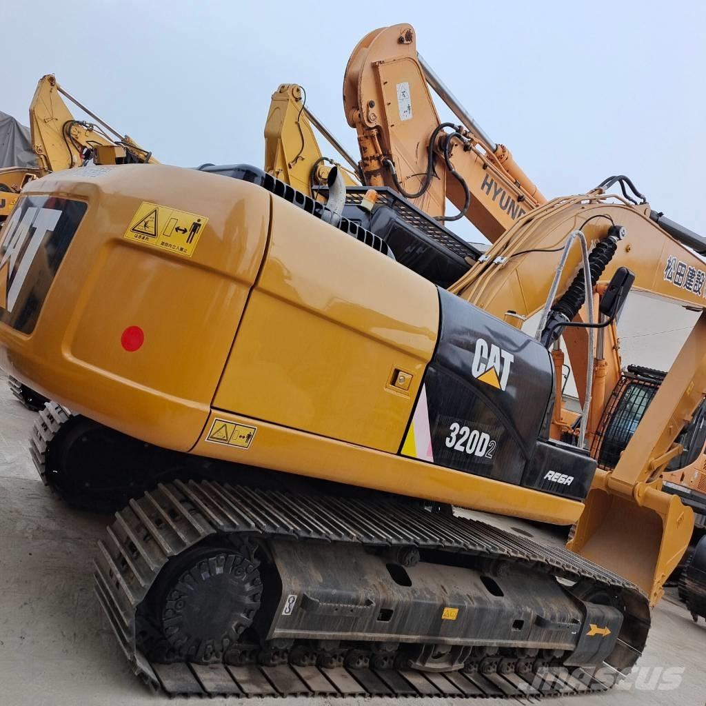 CAT 320 D2L Pelle sur chenilles