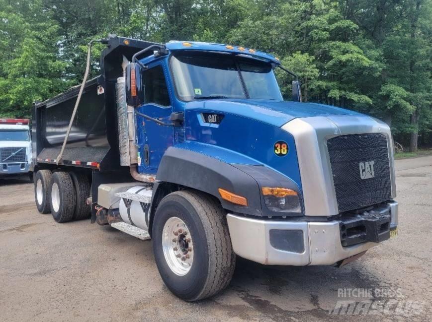 CAT CT 660 Camion benne