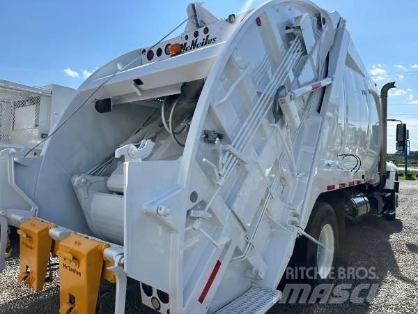 International 7400 Camion poubelle