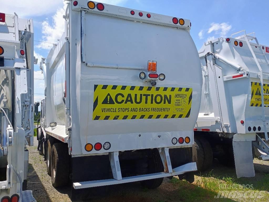 Mack MRU 613 Camion poubelle