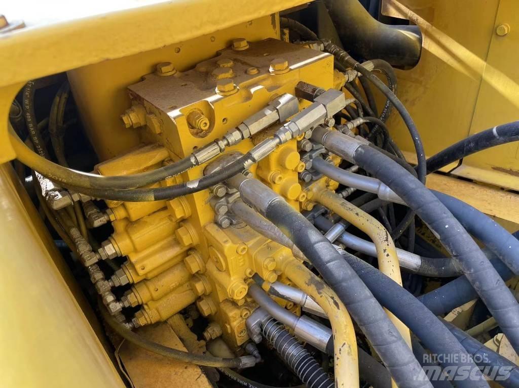 Komatsu PC 220-7 Pelle sur chenilles