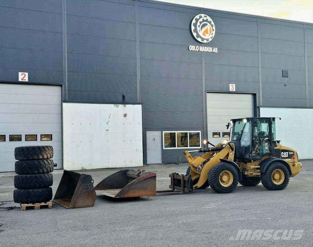 CAT 908 H 2 Chargeuse sur pneus