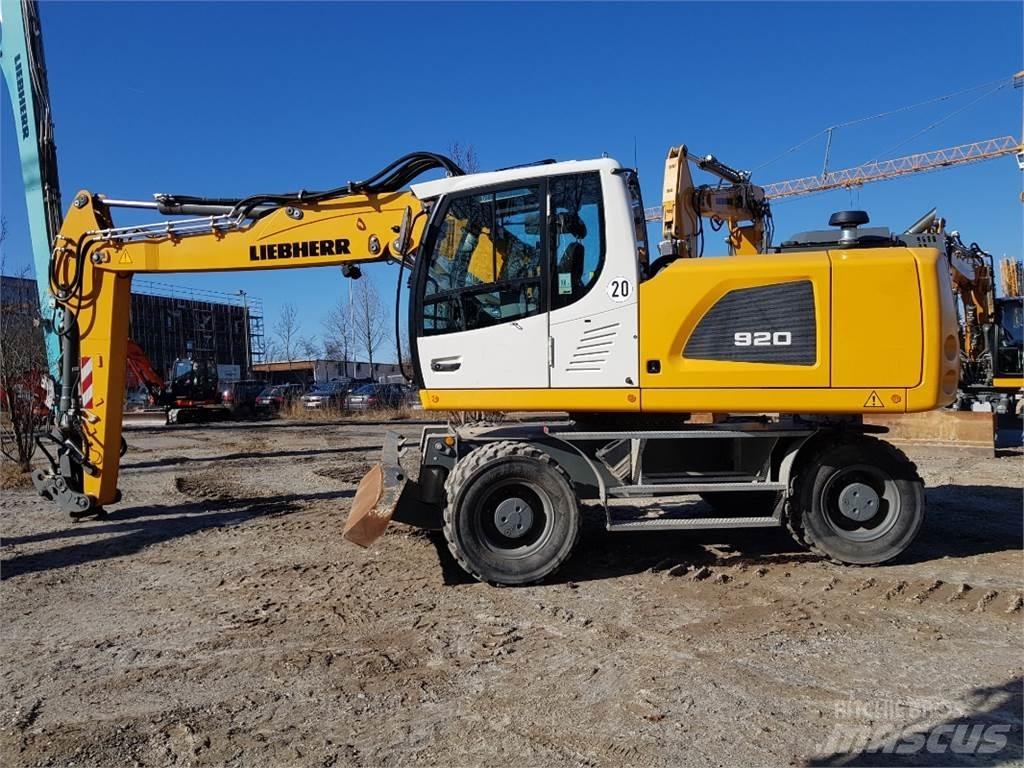 Liebherr A920 Pelle sur pneus