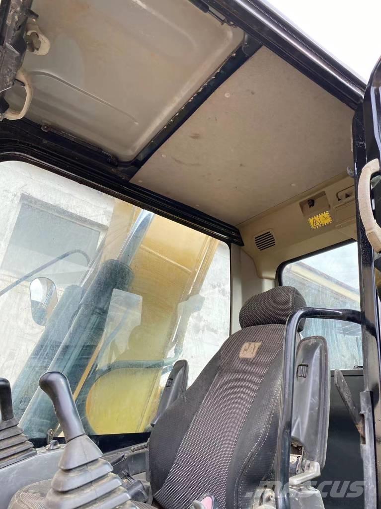 CAT 313 D Pelle sur chenilles