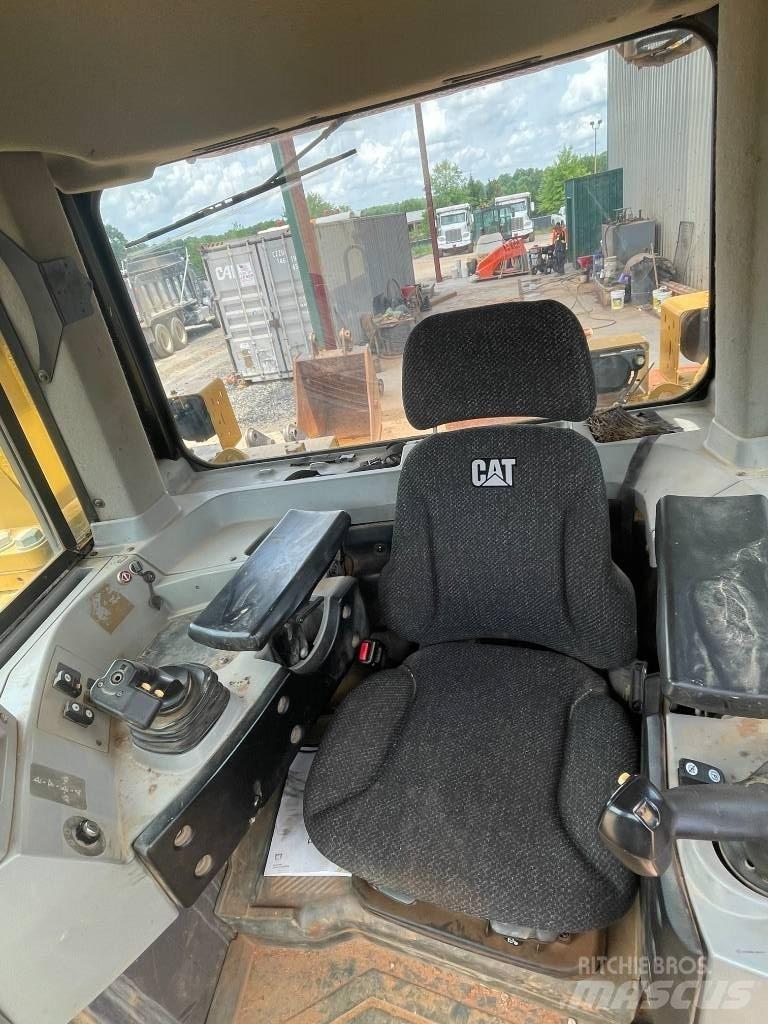 CAT D 8 T Bouteurs sur chenilles