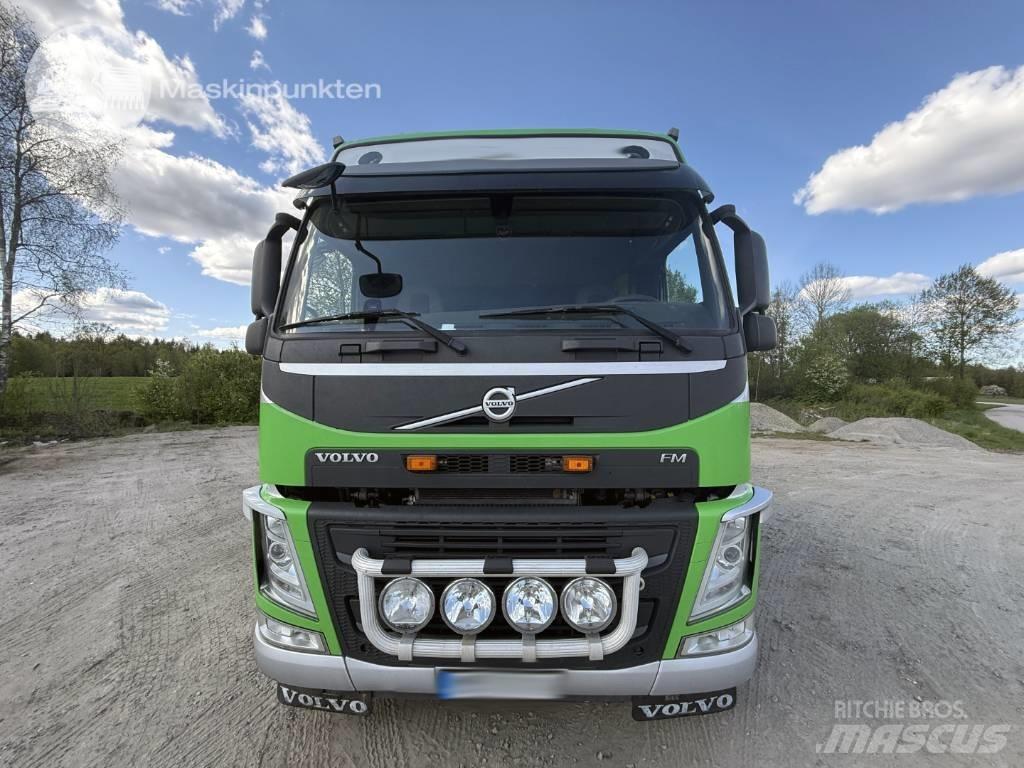 Volvo FM 460 Camion plateau ridelle avec grue