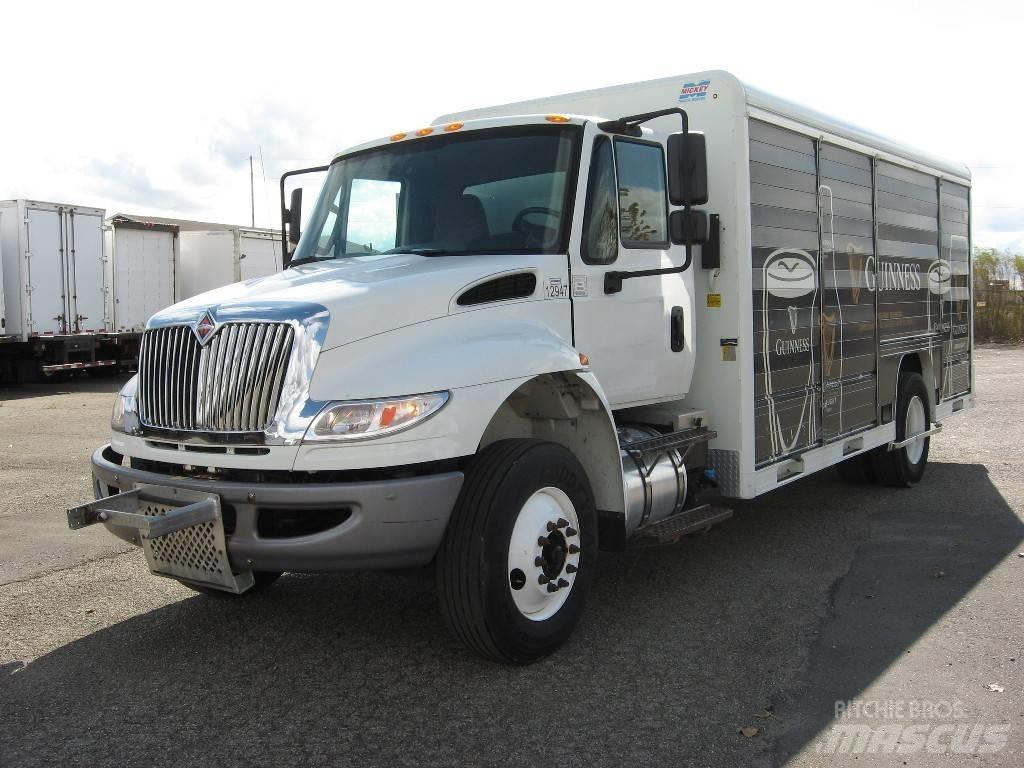International 4300 Remorque de livraison de boisson