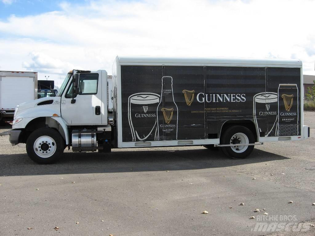 International 4300 Remorque de livraison de boisson