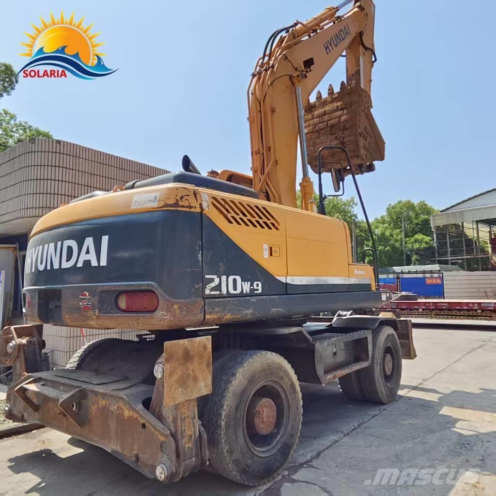 Hyundai R210W-9 Pelle sur pneus