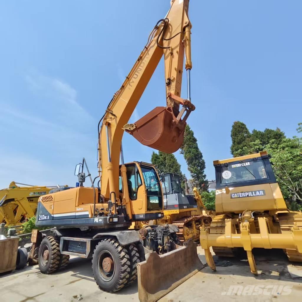 Hyundai R210W-9 Pelle sur pneus