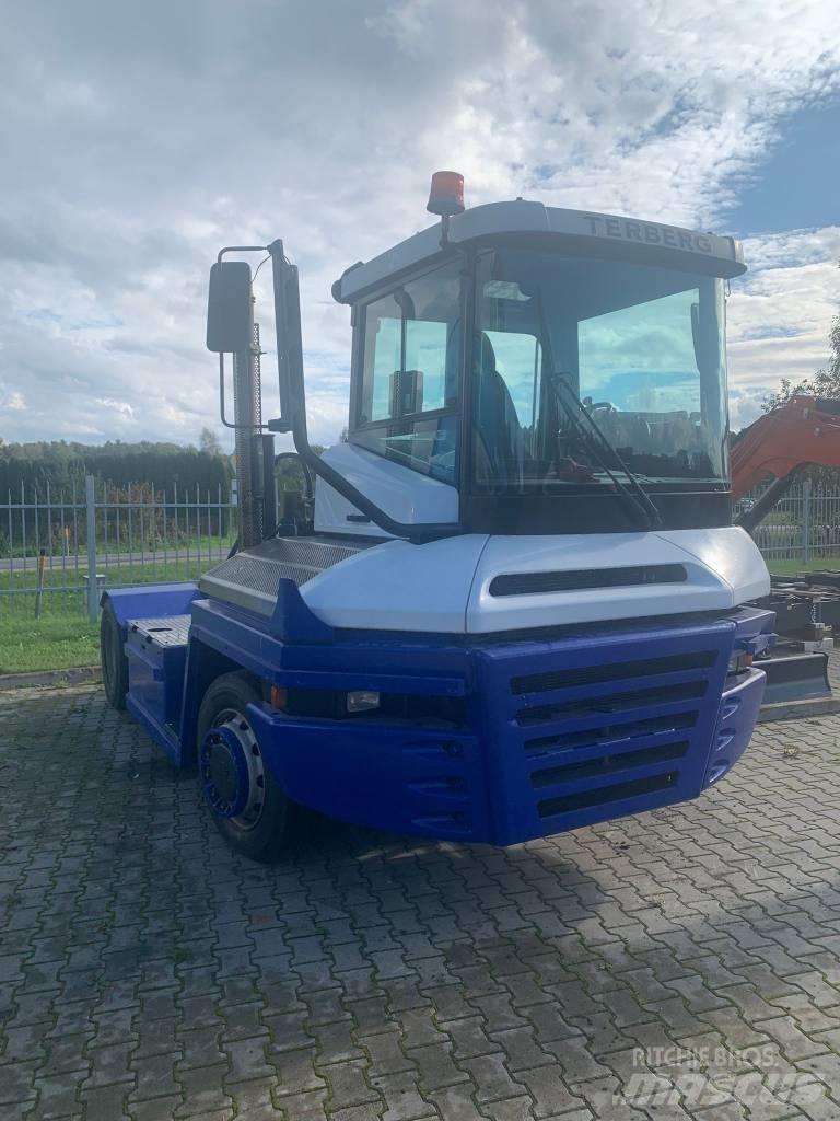 Terberg RT283 Tracteur de manœuvre