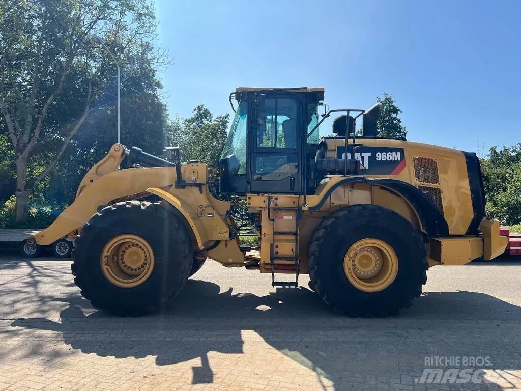 CAT 966M Chargeuse sur pneus