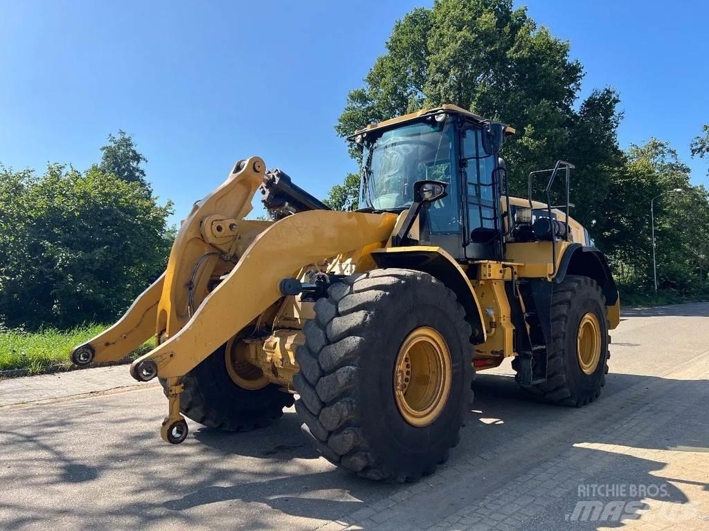 CAT 966M Chargeuse sur pneus