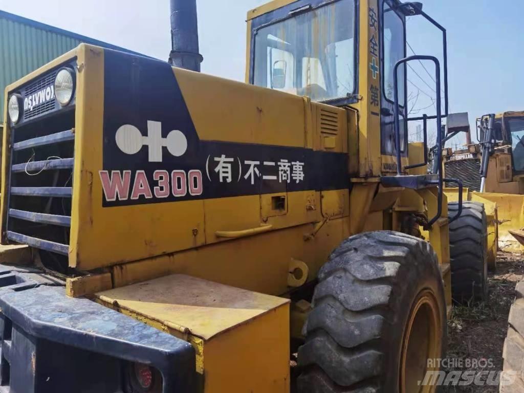 Komatsu WA 300 Chargeuse sur pneus