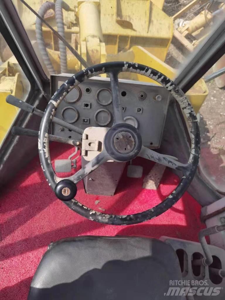 Komatsu WA 300 Chargeuse sur pneus
