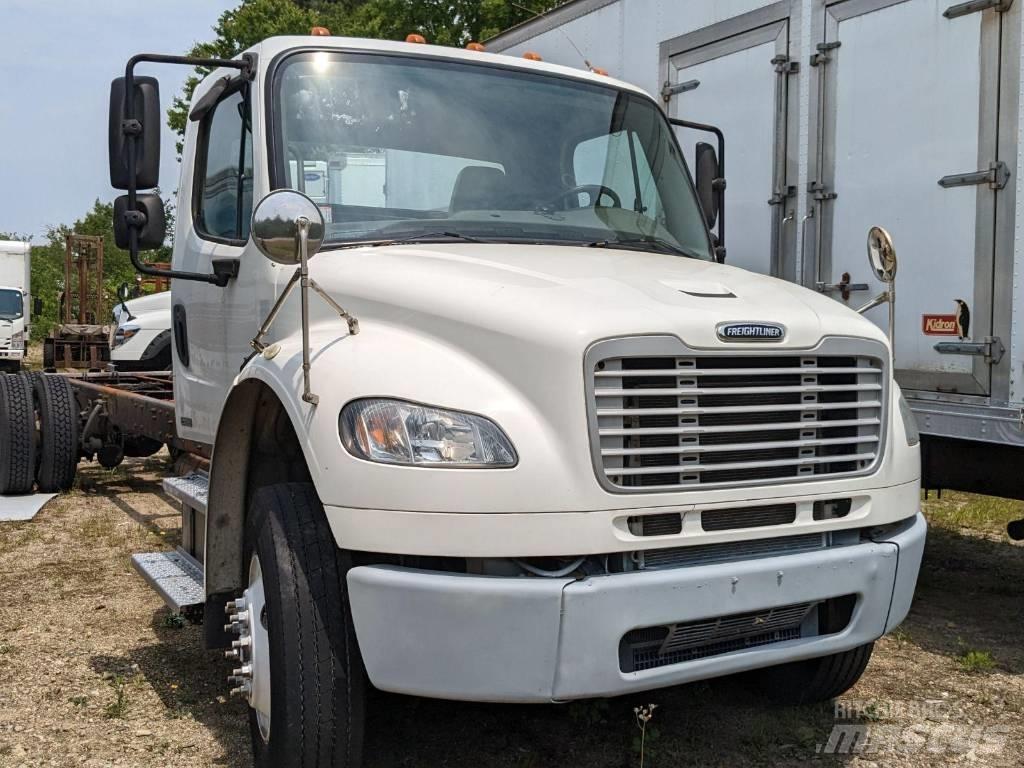 Freightliner M2106 Châssis cabine