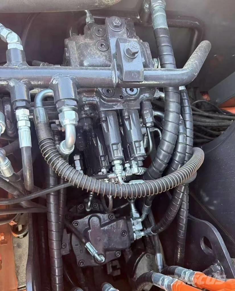 Hitachi 70 Mini pelle < 7t