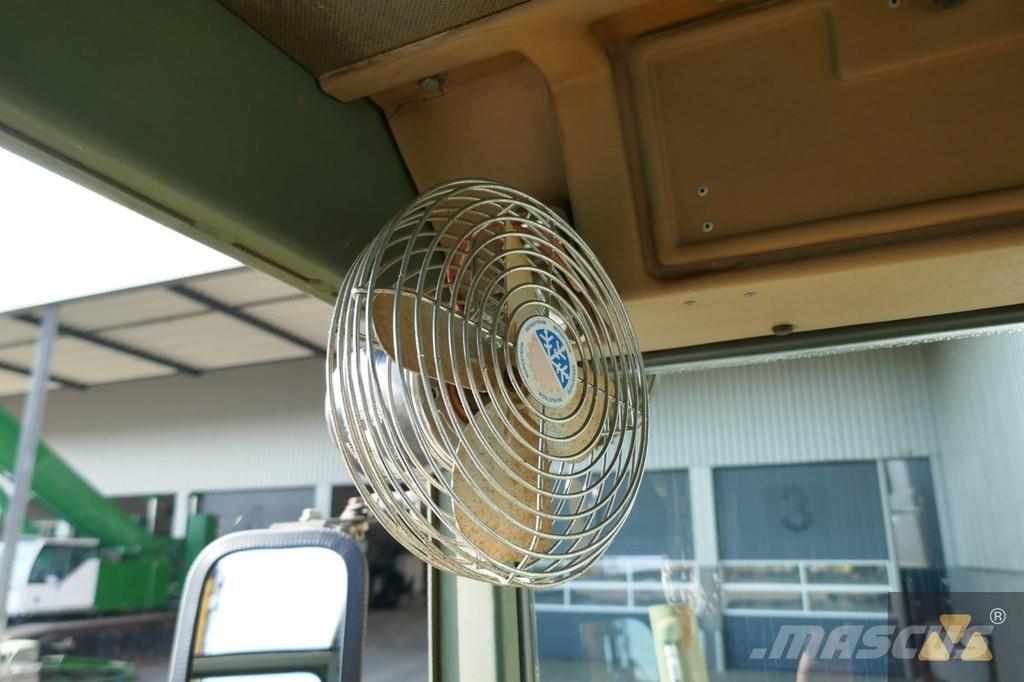 CAT 130G Ex-army Niveleuse