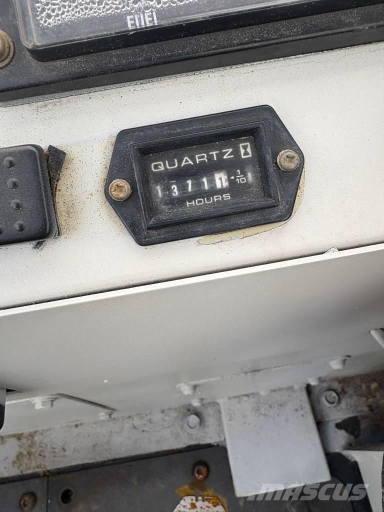 IHI IC 35 Tombereau sur chenilles