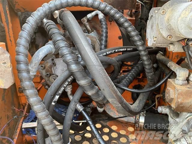 Hitachi EX60-5 Pelle sur chenilles