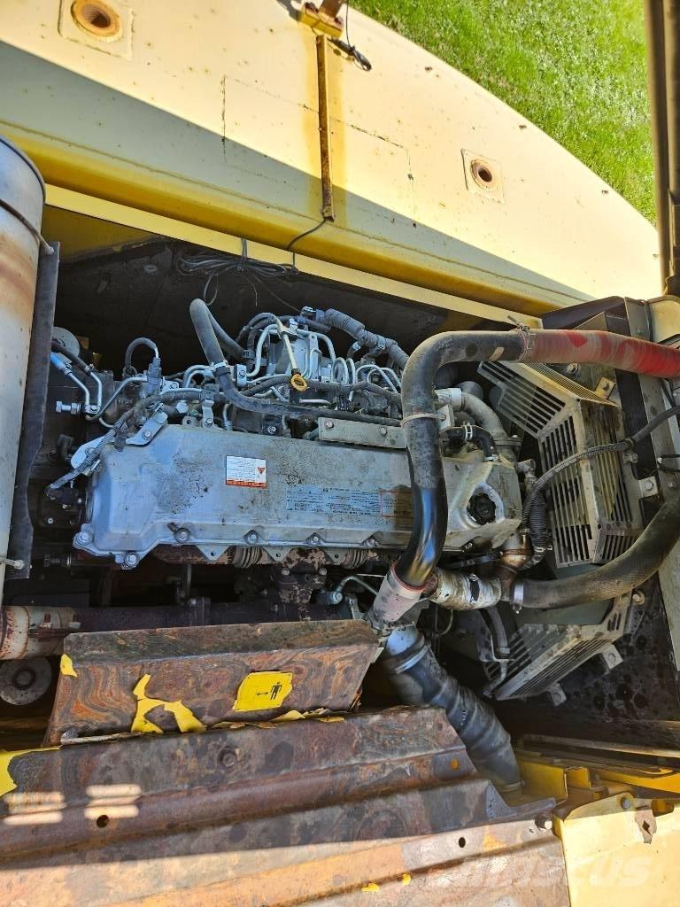 New Holland E 385 B Pelle sur chenilles