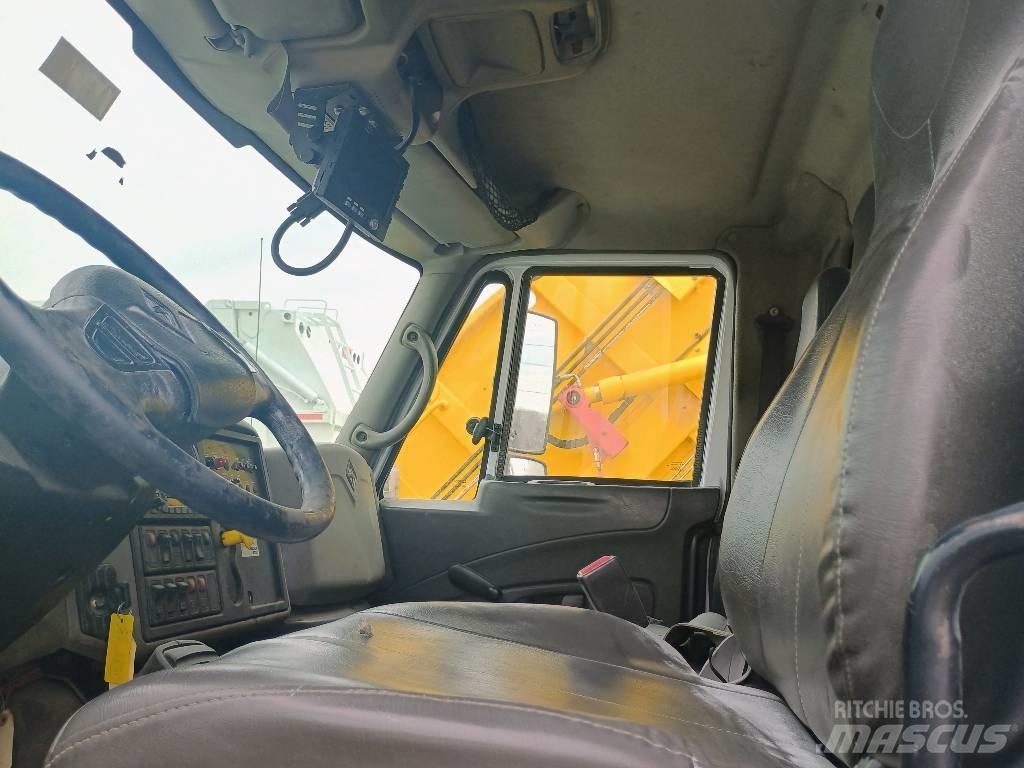International 7400 Camion poubelle