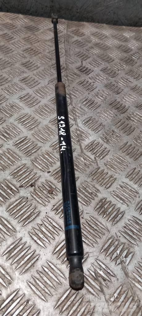 Scania R 440   2031872 Cabines